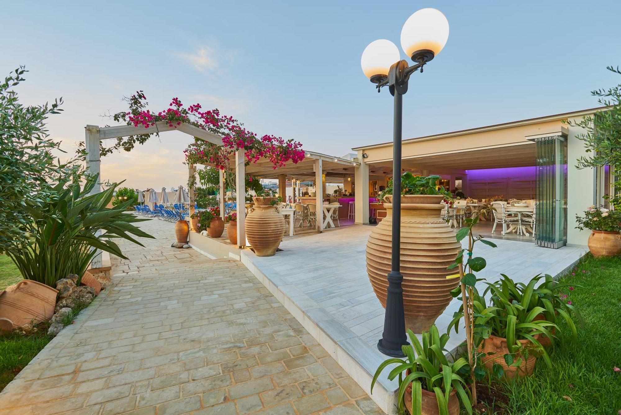 Golden Bay Hotel Apartments Mália Kültér fotó